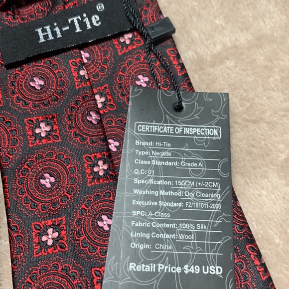 Tie NWT - Picture 3 of 3